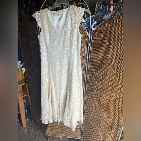 Reba Dresses | Reba Cream Lace Ladies Dress Size 10 - Beautiful Dress | Color: Cream | Size: 10 | Tricia_Mcclure's Closet